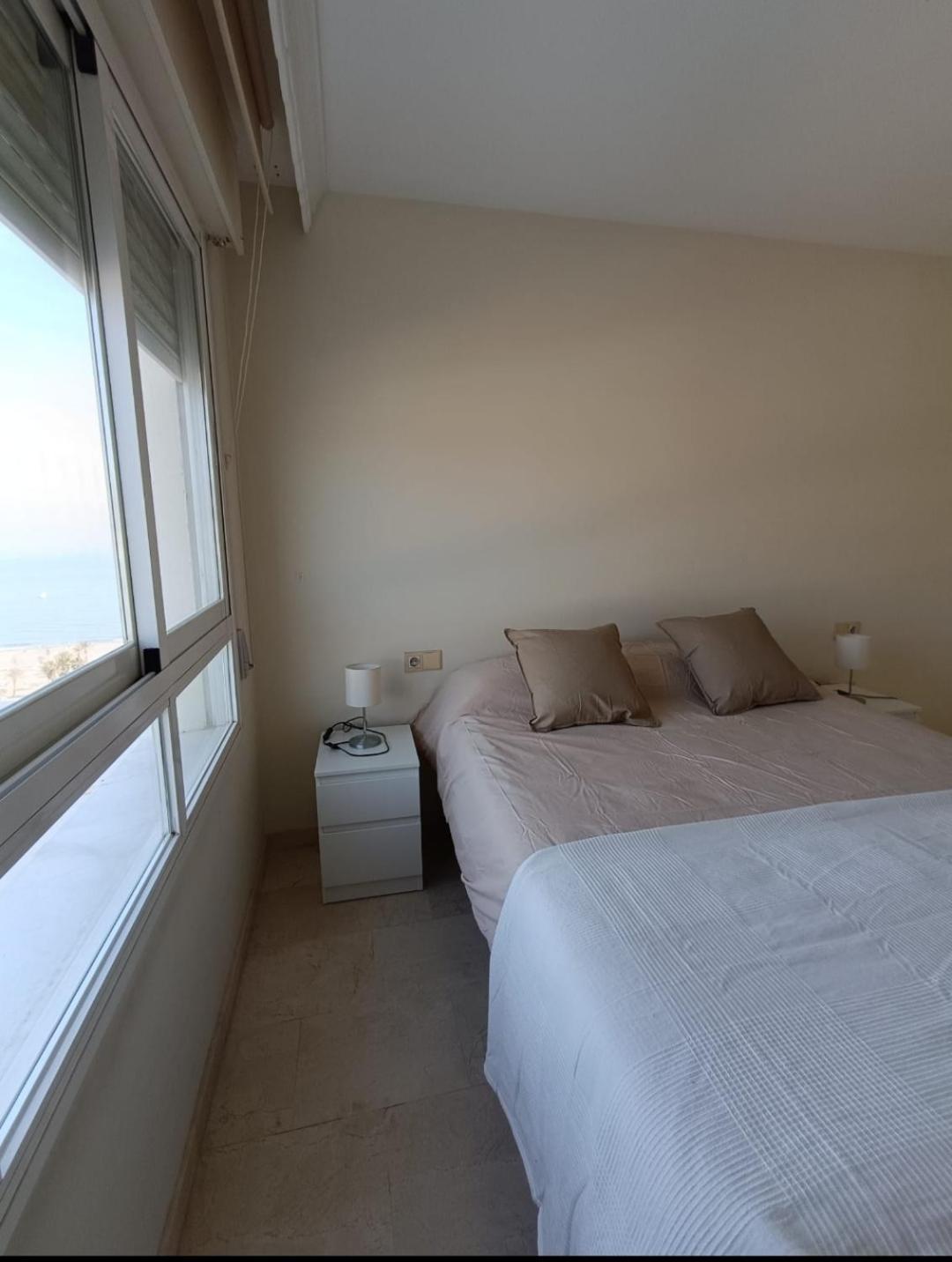 Duplex Penthhouse Parking Private Sea Views *